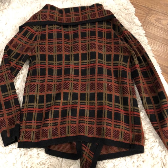 Cute plaid wrap sweater - Picture 3 of 5